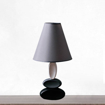 Lampe de table moderne abat-jour conique en tissu gris