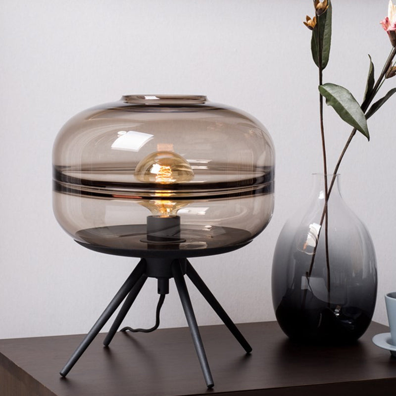 Lampe de table moderne à quatre pieds design