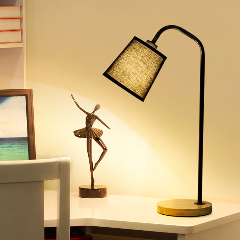 Lampe de table à forme conique LED