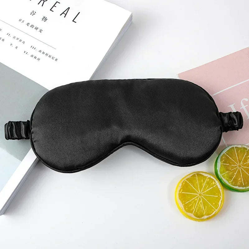 Masque de sommeil en soie à volants élégants