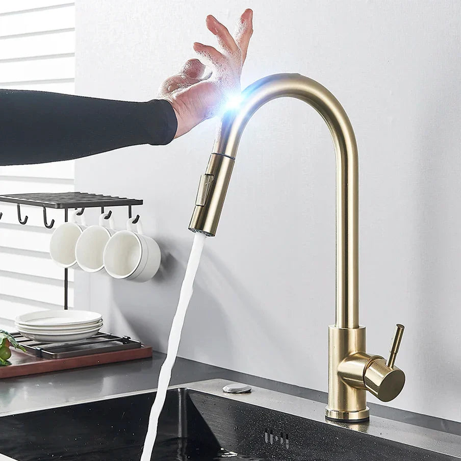 Mitigeur de cuisine tactile rétractable à capteur intégré